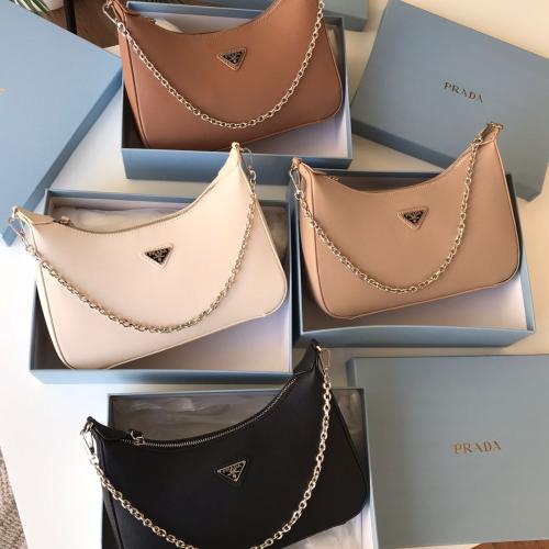 حقيبه من PRADA