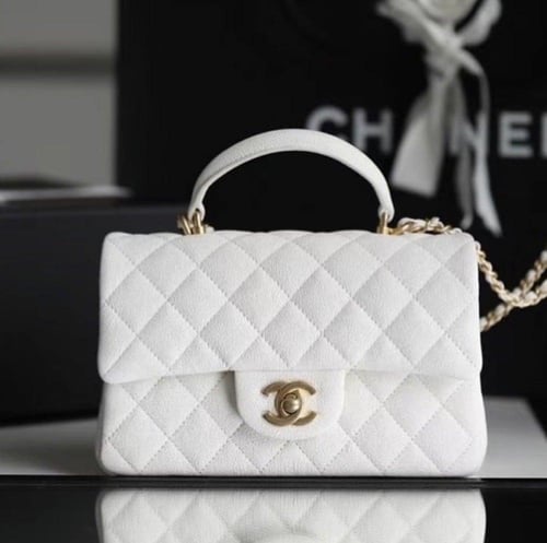 حقيبه من CHANEL