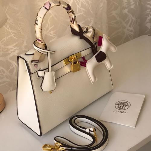حقيبه نسائيه من Hermès