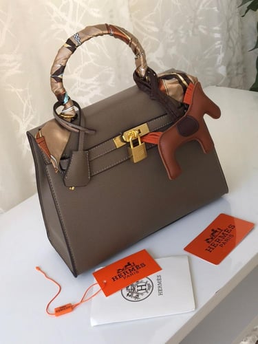 حقيبه نسائيه من Hermès