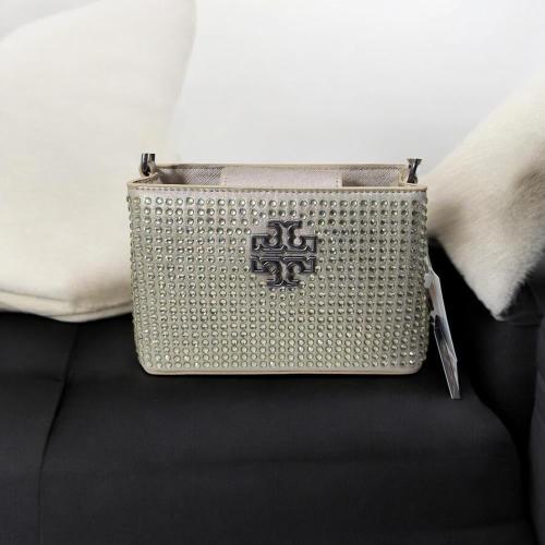 حقيبه من Tory Burch