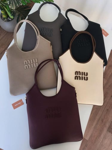 حقيبه من Miu Miu