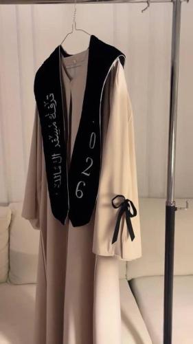 عبايات تخرج 2026