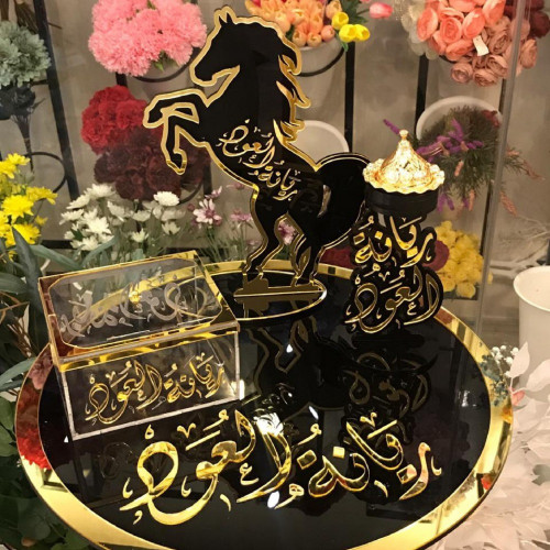 صينية ضيافة اكريليك مبخر بتصميم خيل بلون اسود وذهب...