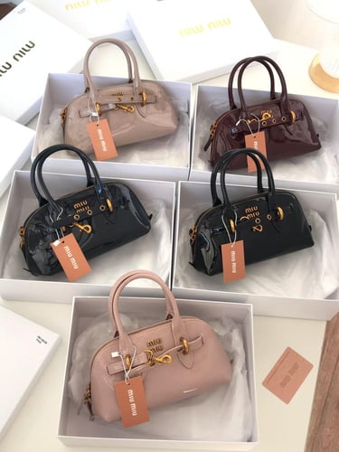 حقيبه من Miu Miu