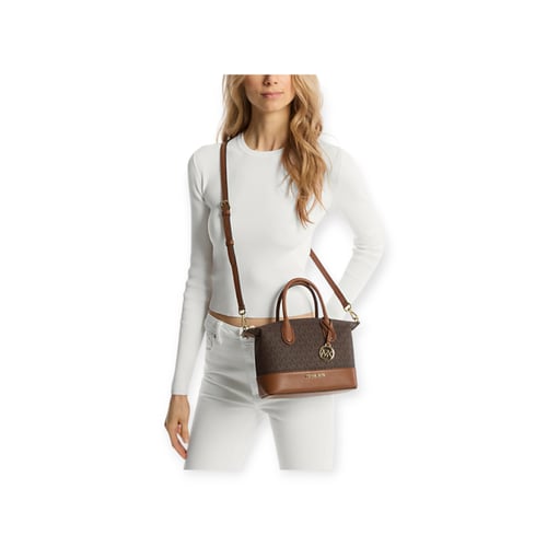 شنطة نسائية بتصميم مميز من مايكل