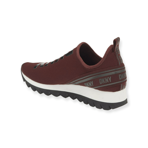 بوت نسائي بتصميم راقي من دكني