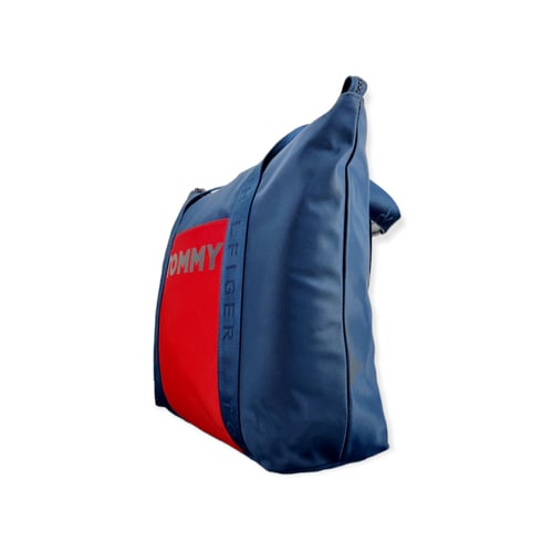 شنطة نسائية عملية ومميزة من ماركة تومي