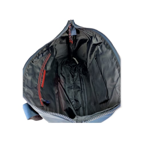 شنطة نسائية عملية ومميزة من ماركة تومي