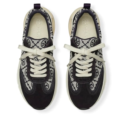 حذاء بوت نسائي بتصميم مميز من ماركة توري