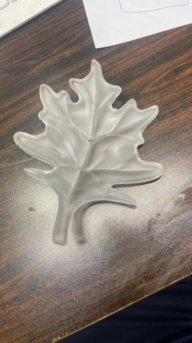 معلقات ورق الشجر بعدة الوان وعدة مقاسات