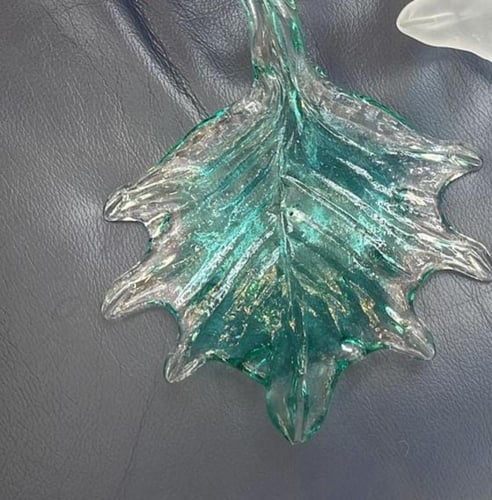 معلقات ورق الشجر بعدة الوان وعدة مقاسات