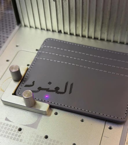 محفظة جلد الوان مختلفة