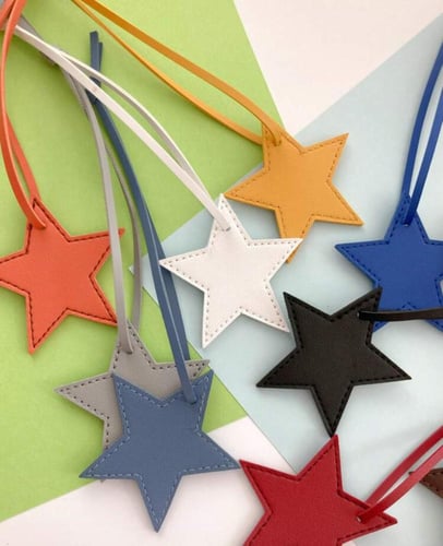 ميداليات جلد "نجمة"