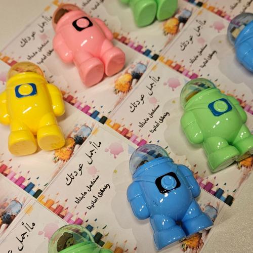 ١٢ براية مع مساحة +١٢ ثيم إهداء للطلاب والطالبات