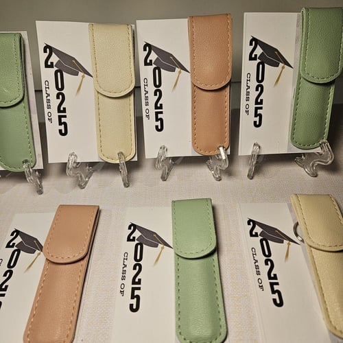 ١٢ مبرد زجاج مع ثيمات التخرج