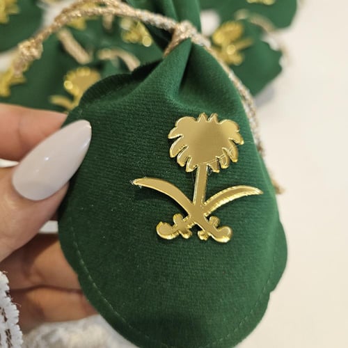 ١٢ مخمل العود (سيفين ونخلة)