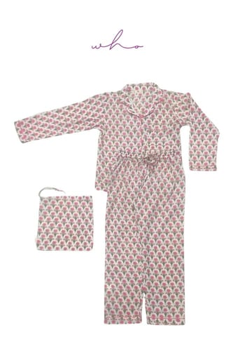 طقم منامة من قطعتين