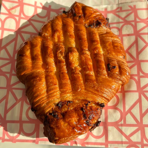 كروسون تونه سبايسي -Spicy tuna croissant