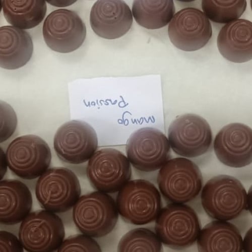 1kg Chocolate bites mango