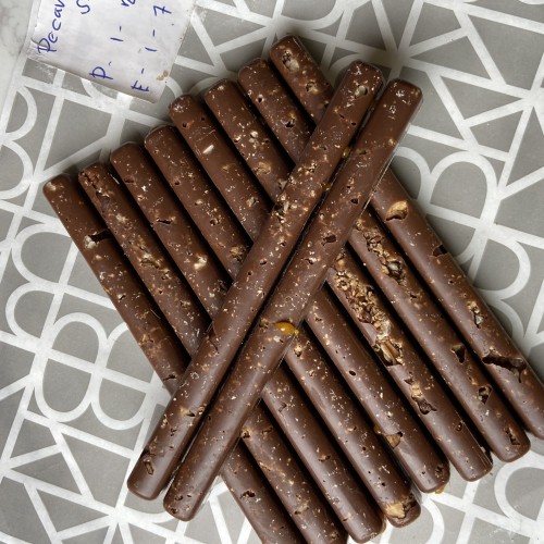 اعوادشوكليت بالبيكان والكارميل - Chocolate sticks...