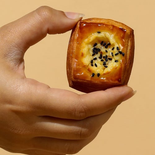 cheese danish mini-دانيش جبنة وعسل