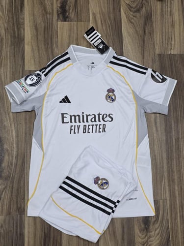 طقم نادي ريال مدريد الابيض