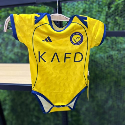 افرول مواليد بشعار نادي النصر الجديد