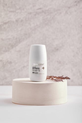 مزيل الرائحة رول اون لتفتيح البشرة من بيزلين - خال...