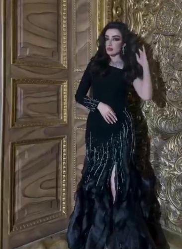 فستان سهرة اسود كتف واحد