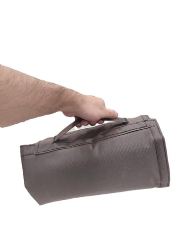 سجادة صلاة نقشة اسلامية لون عنابي سهلة التصفيط سجا...