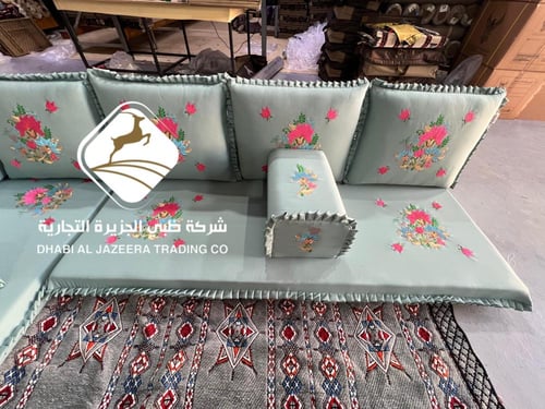 جلسة مطرزة لون فيروزي