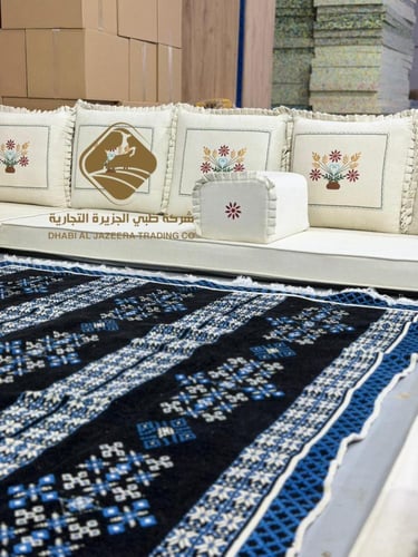 جلسة مطرزة مقاس مترين قماش شانيل المزهرية