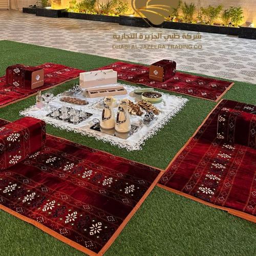 طقم اربع مدات مع اربع مراكي نقشة اصايل عنابي