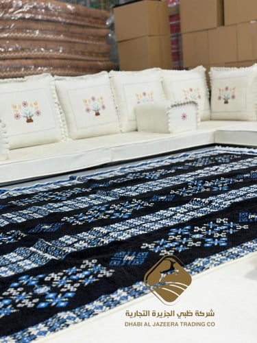 جلسة مطرزة مقاس مترين قماش شانيل المزهرية