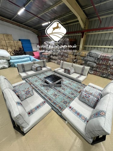 جلسة رمضانية بالاستاند الحديدمع الطاولة والفرشة