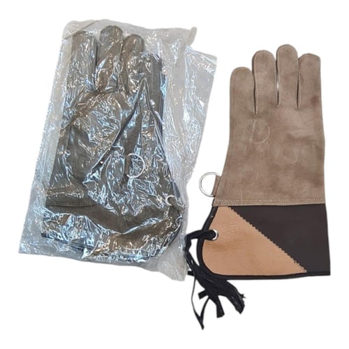 قفازات طيور جارحة لحماية اليد