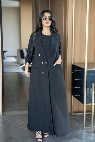عباية بليزر أسود - الأناقة التي تبحثين عنها