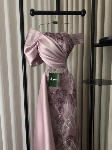 فستان كارمن