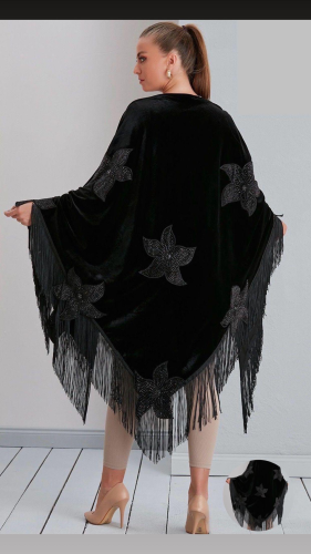 شال مخمل فاخر بتطريز كريستال أنيق تصميم راقٍ يضيف...