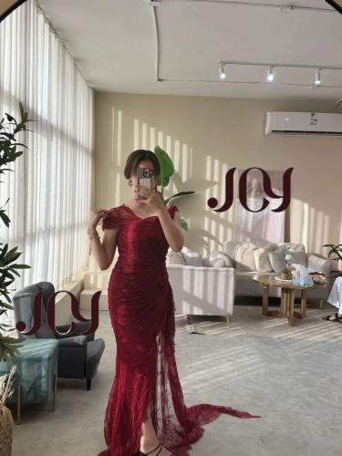 فستان احمر دانتل