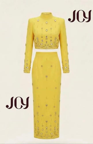 طقم قطعتين مزين بكرستال راقي