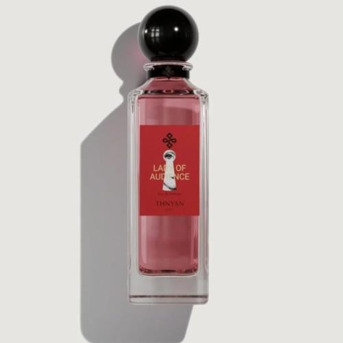 عطور ثنيان - سيدة الحضور