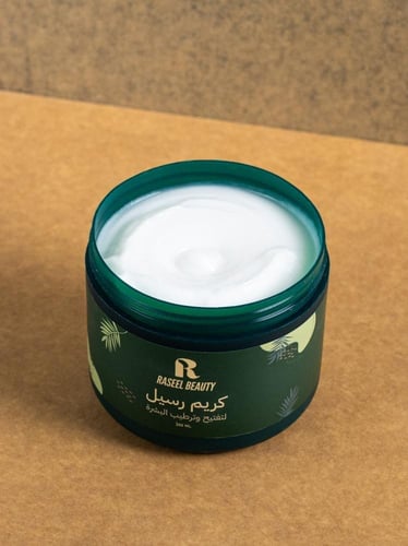 كريم رسيل للتفتيح والترطيب