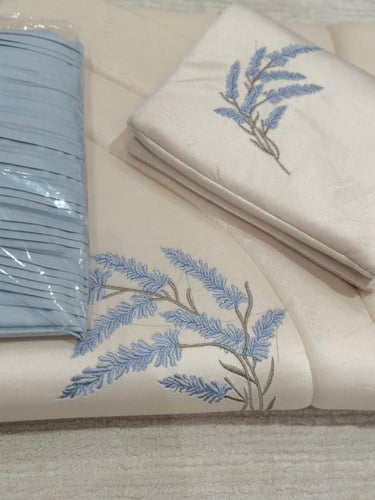 طقم صلاه سجاده طبي مع شرشف وغطاء مصحف