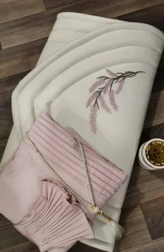 طقم صلاة فاخر – شرشف وسجادة مطرزة مع مسبحة ومبخره...