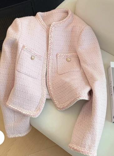 جاكيت وردي تصميم كوري