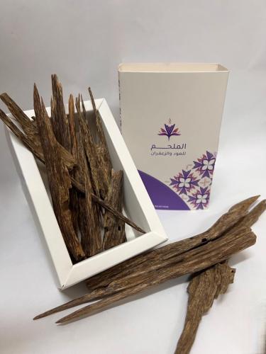 Natural Indian Oud, luxurious, per ounce
