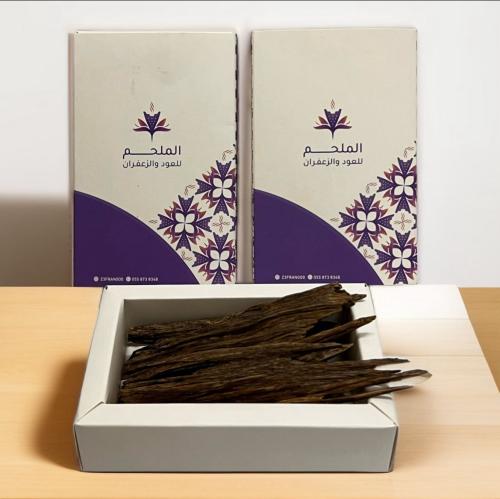 Indian agarwood Zora (natural) super luxurious width Tola + Tola free