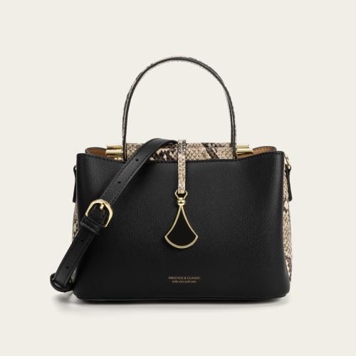 شنطة نسائية بمقاس صغير بلون أسود